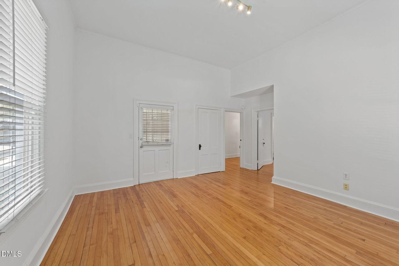 211 N Boylan Ave - Photo 3 of 50