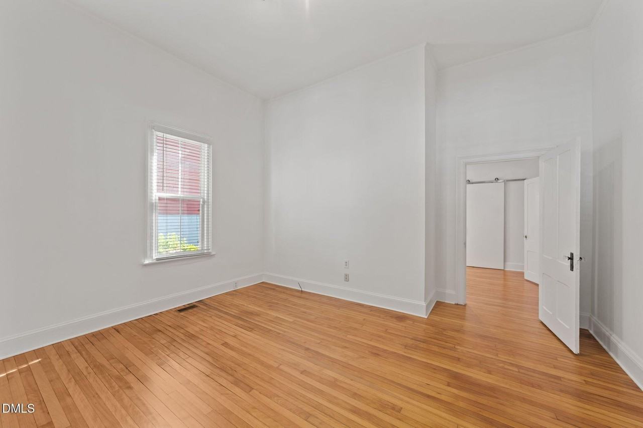 211 N Boylan Ave - Photo 7 of 50