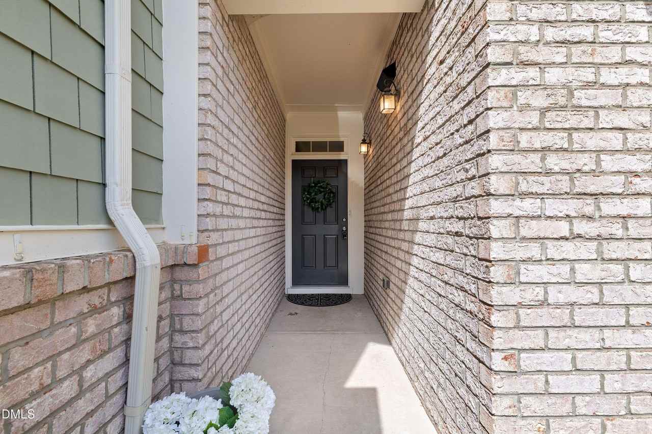 120 Point Comfort Ln - Photo 2 of 48