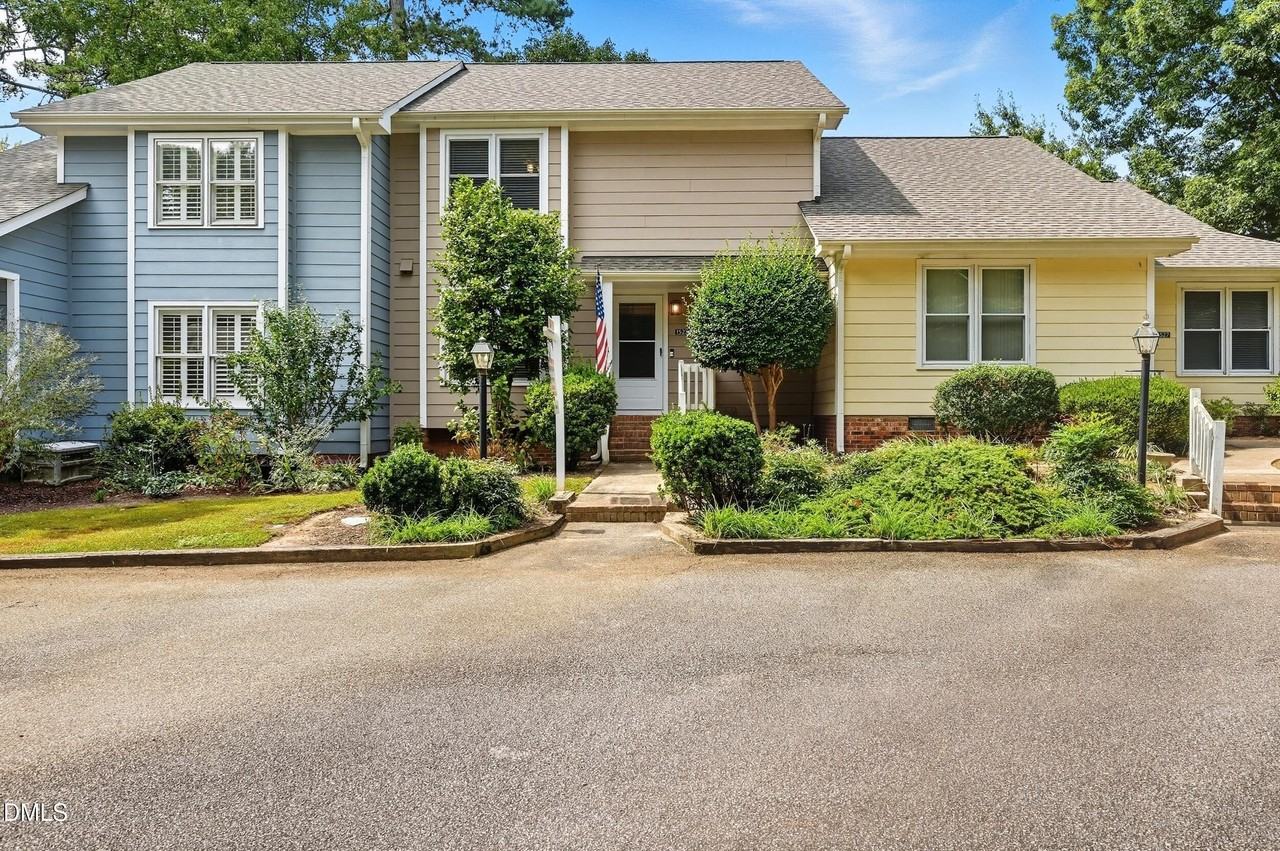 1525 Edgeside Ct - Photo 3 of 26