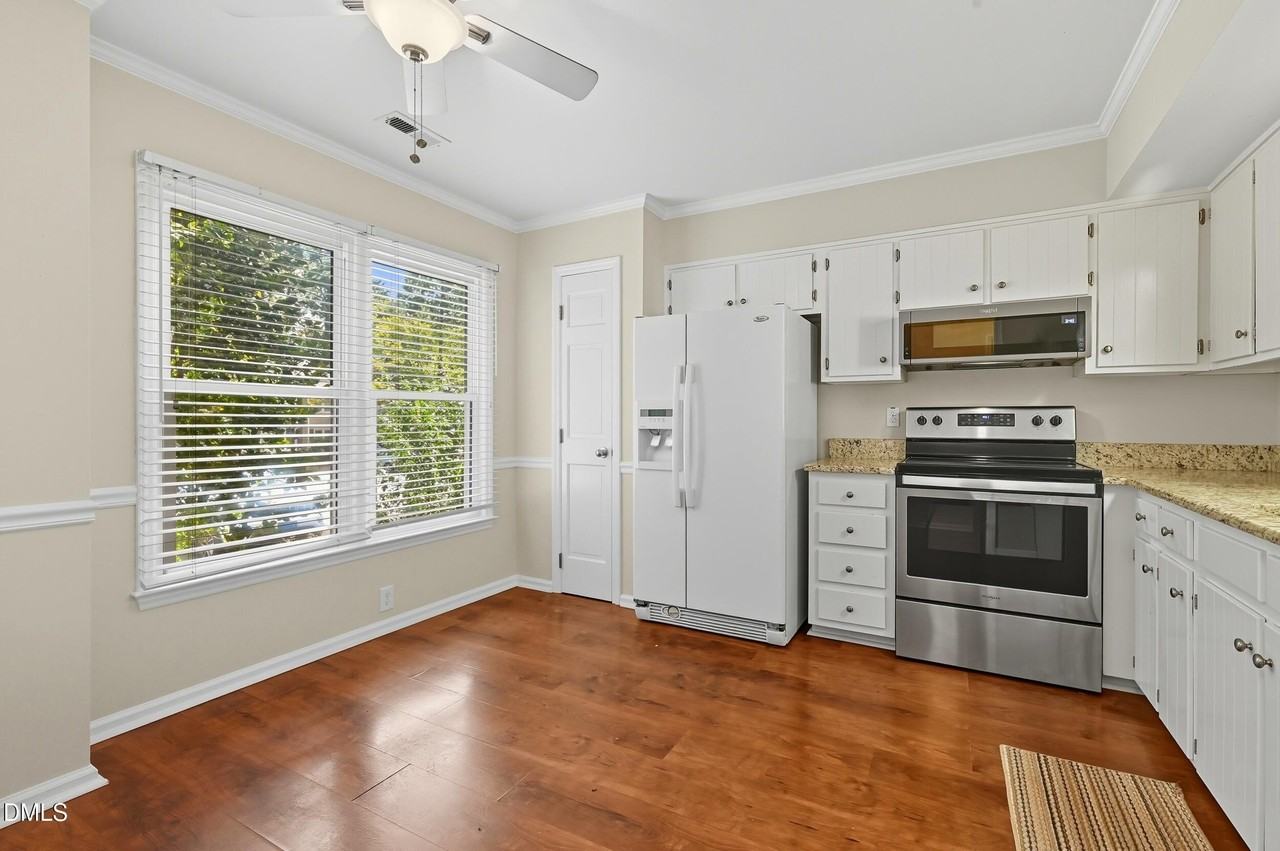 1525 Edgeside Ct - Photo 6 of 26