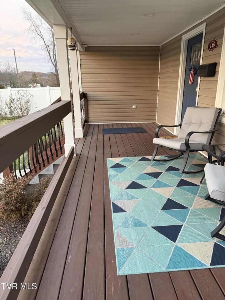 146 E Park Dr - Photo 2 of 25