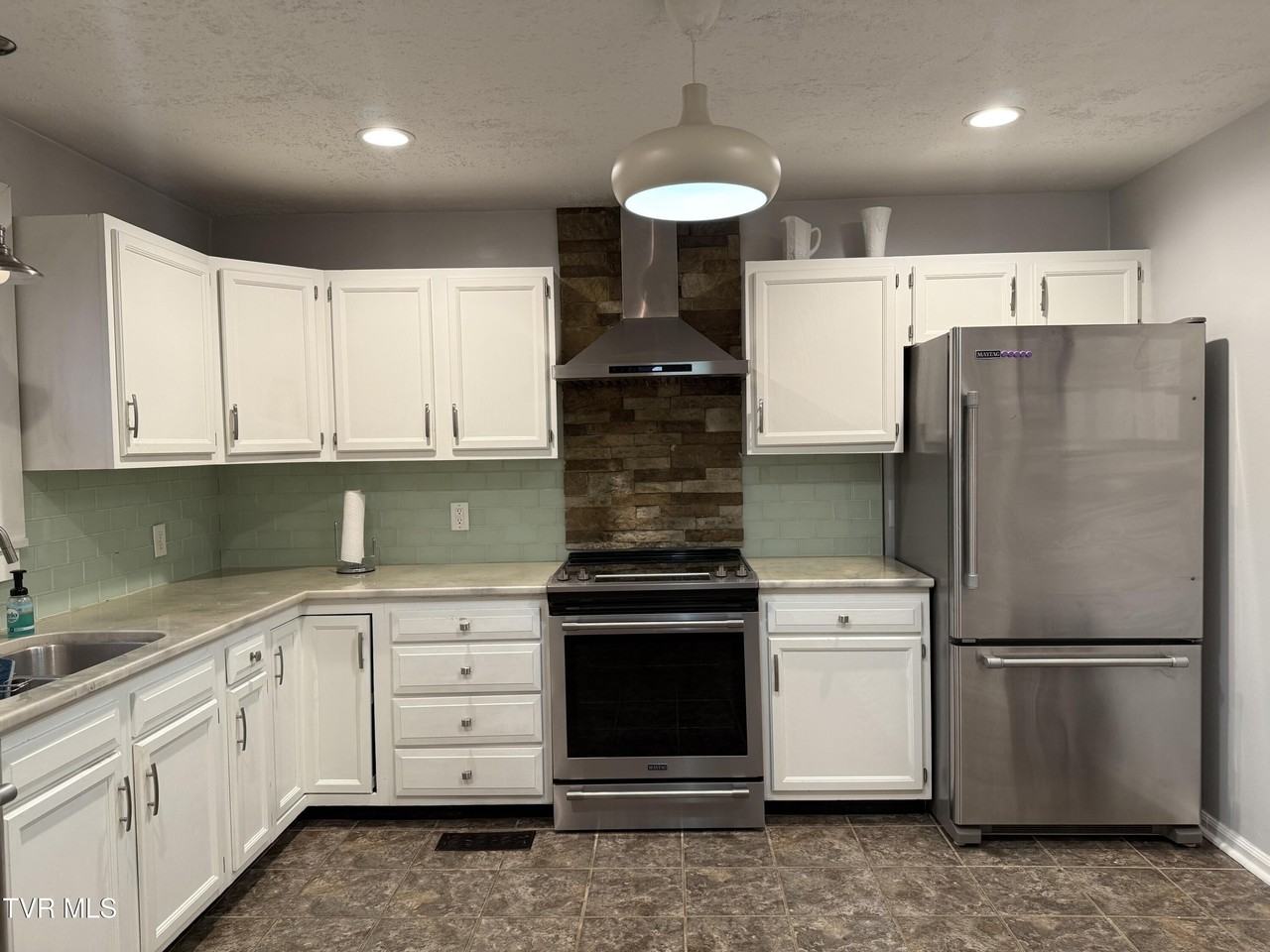 146 E Park Dr - Photo 6 of 25