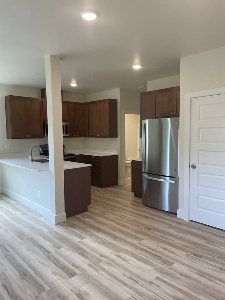 2950 Sw Coho St #1 - Photo 4 of 11