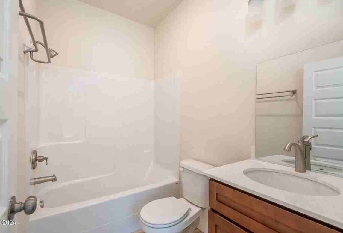 2950 Sw Coho St #1 - Photo 7 of 11