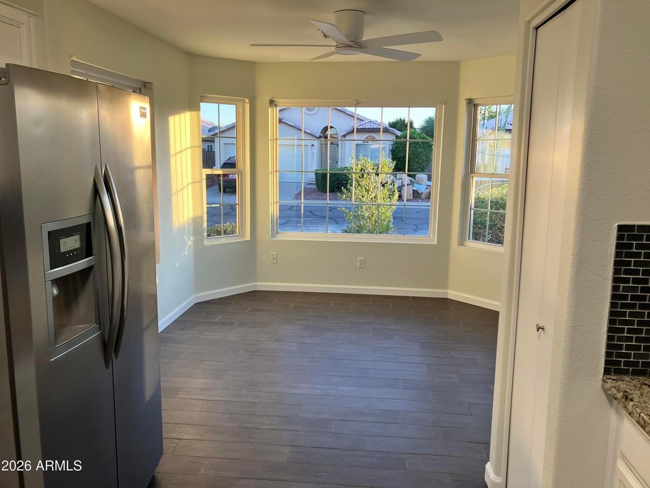 2240 E Aire Libre Ave - Photo 4 of 18