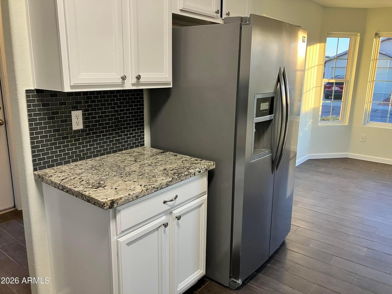 2240 E Aire Libre Ave - Photo 5 of 18