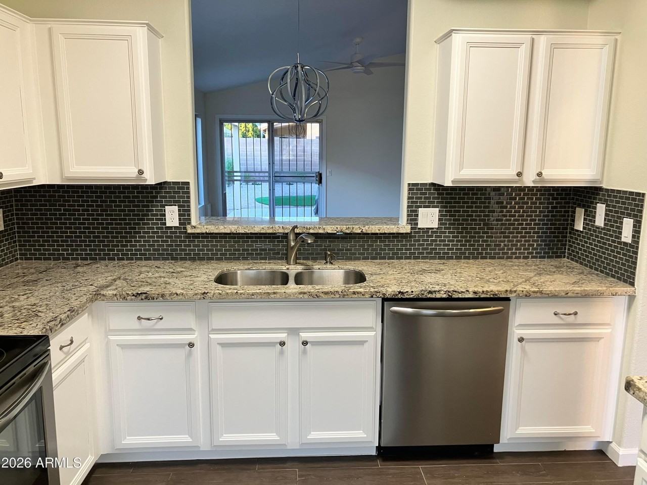 2240 E Aire Libre Ave - Photo 6 of 18