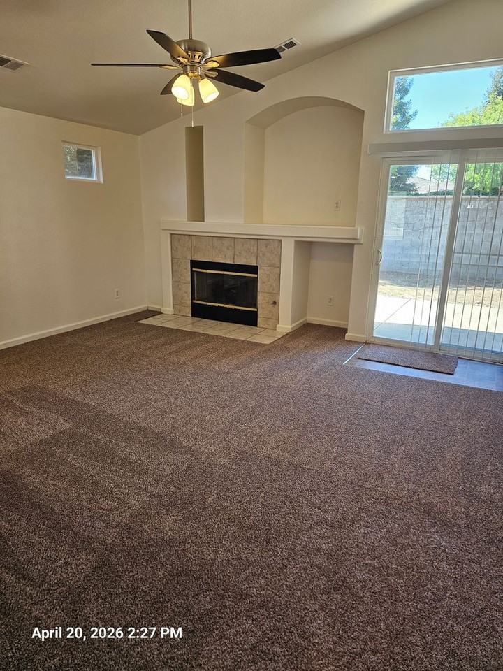 3822 E Four Creeks Ct - Photo 3 of 9