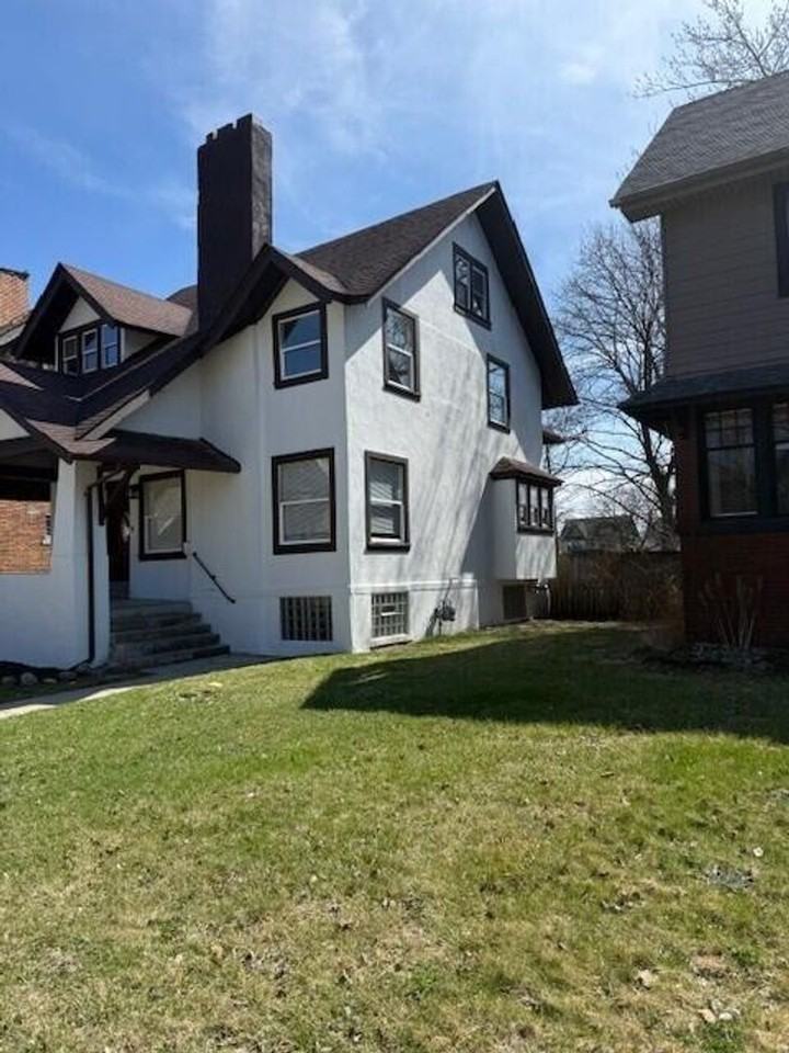 54 Massachusetts St - Photo 3 of 40