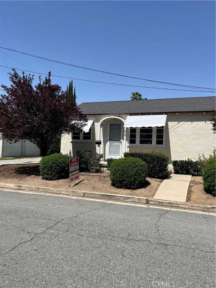 36 Parkwood Dr