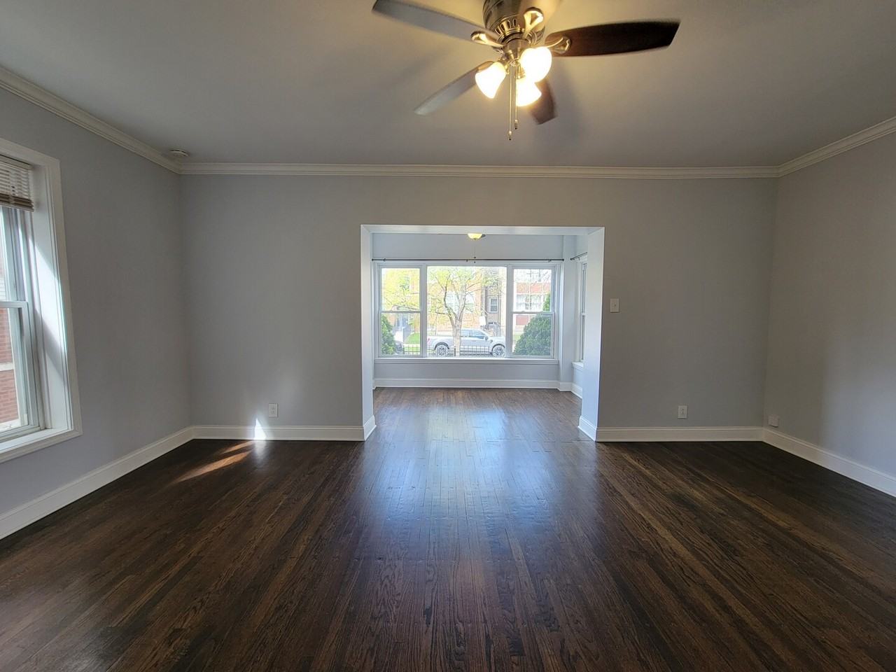 4849 N Sawyer Ave ##1 - Photo 2 of 29