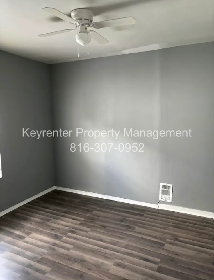 5115 Woodland Ave - Photo 3 of 9