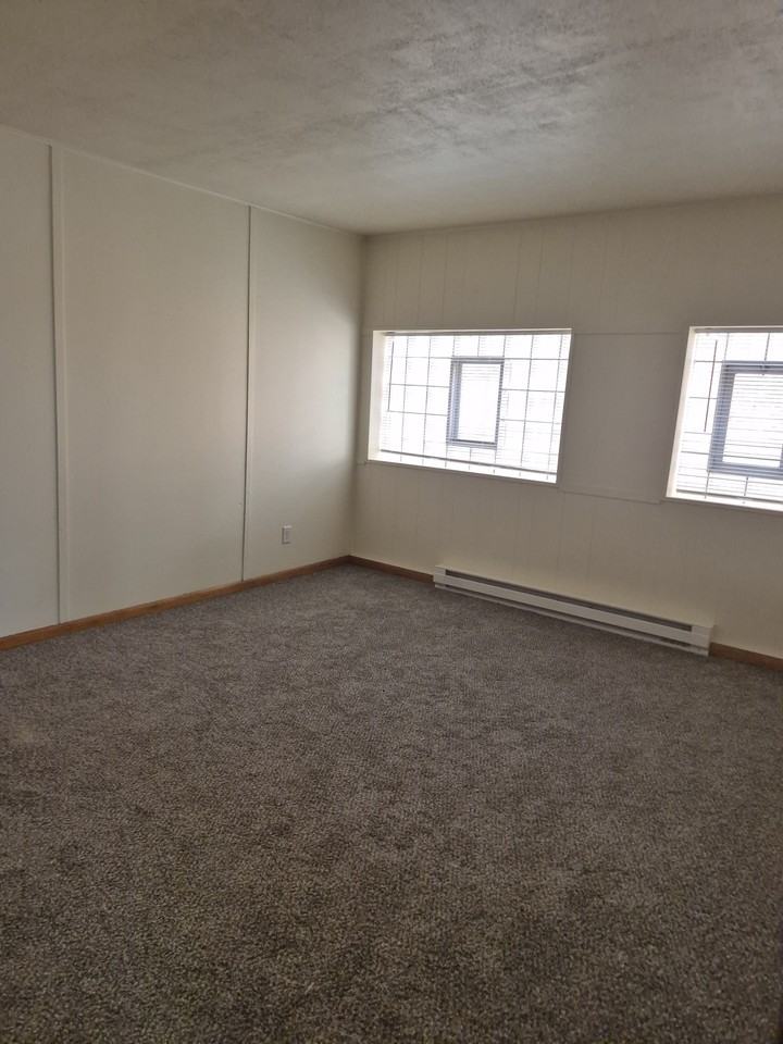 108 E 3rd St #A - Photo 7 of 11