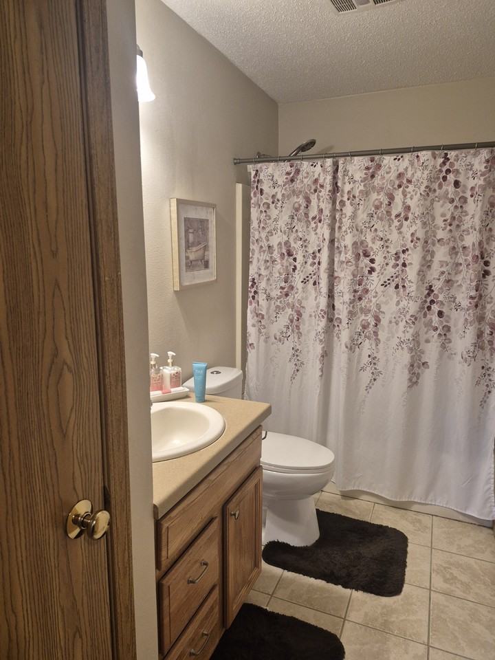 1116 Western Ave #A - Photo 6 of 14