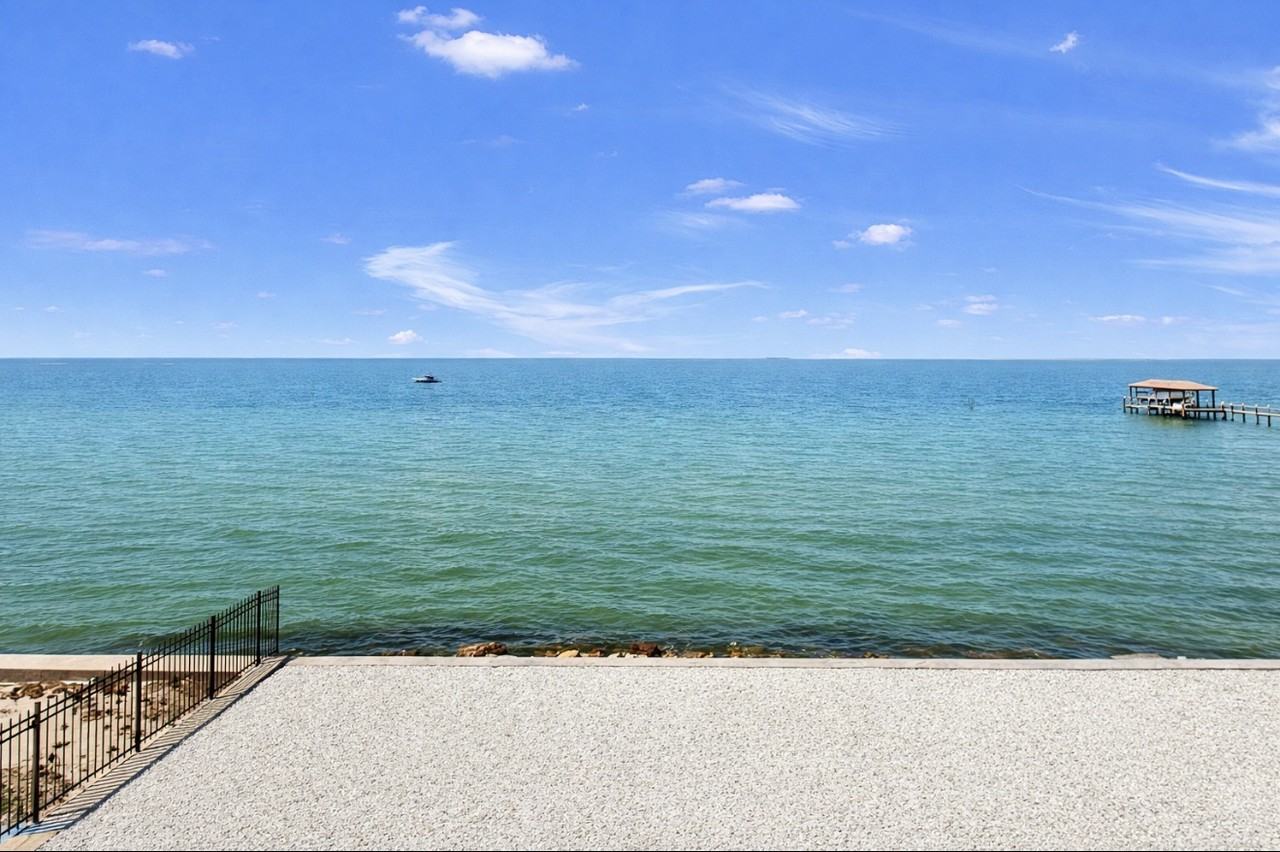 6504 Surfside Blvd - Photo 6 of 42