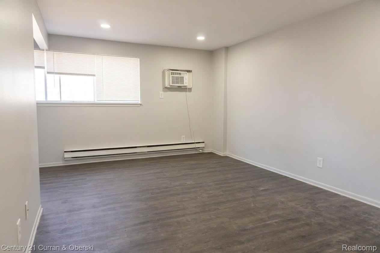 601 Ash St - Photo 3 of 10