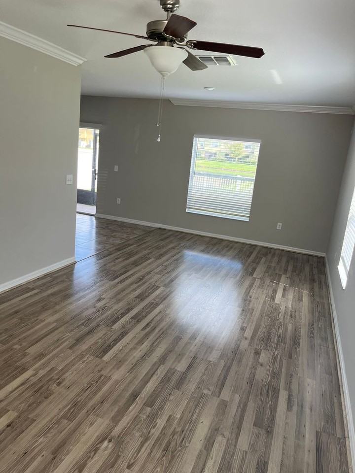 1913 Hawks View Dr - Photo 2 of 13