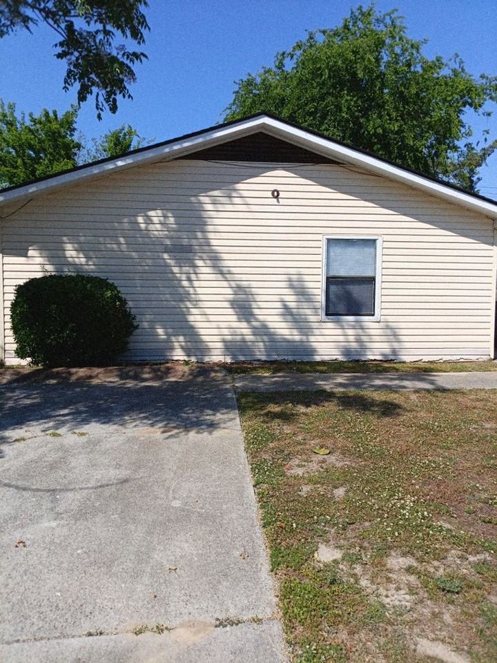 1730 Hicks St #B - Photo 2 of 7