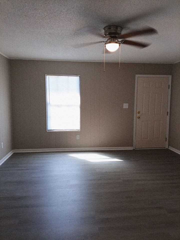 1730 Hicks St #B - Photo 4 of 7