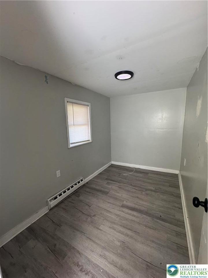 303 E Union St ##1st - Photo 5 of 7