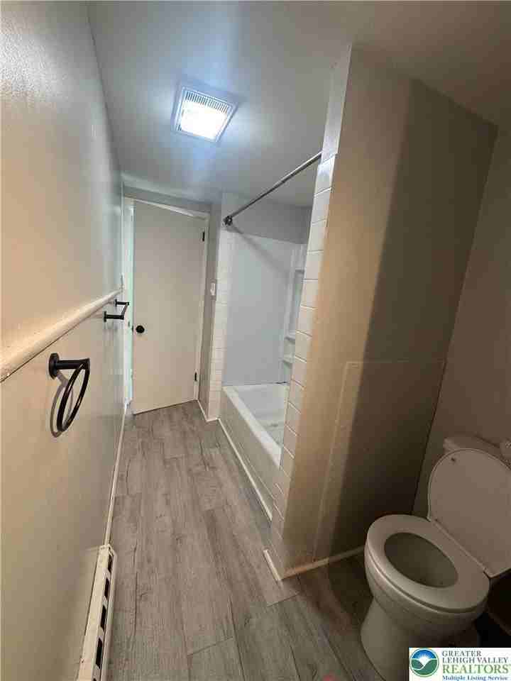 303 E Union St ##1st - Photo 6 of 7