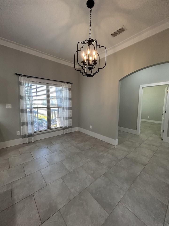 2914 138th St #1 - Photo 4 of 11