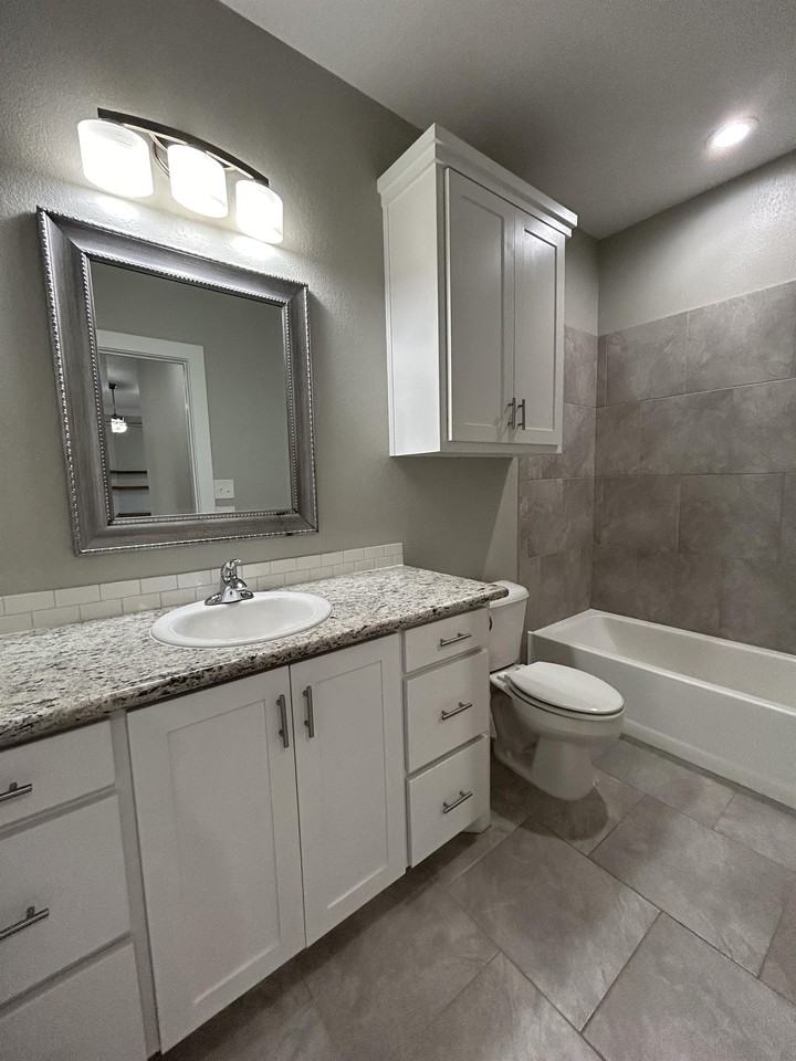 2914 138th St #1 - Photo 7 of 11