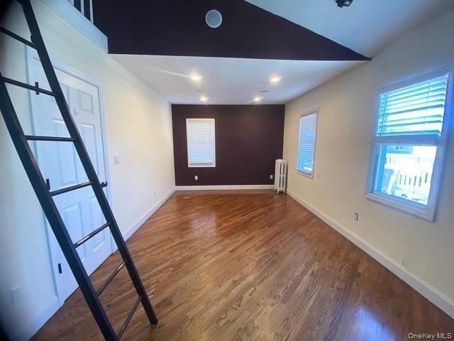 347 W Market St - Photo 4 of 7