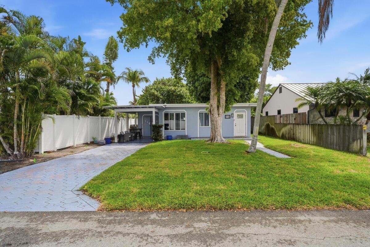 712 Ne 10th Ave