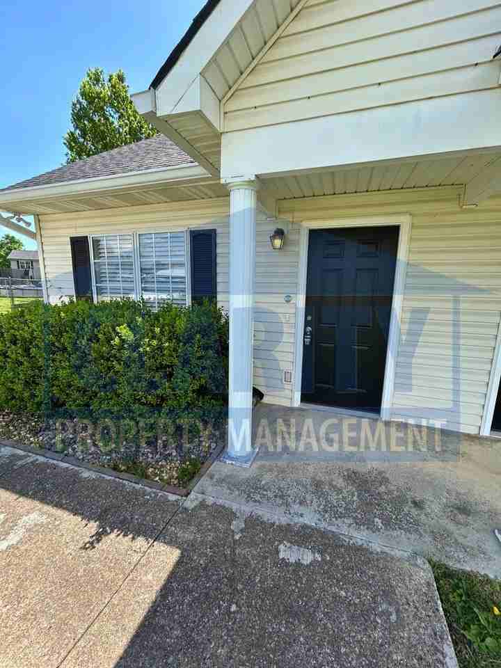 7812 Avalon Acres Ct - Photo 2 of 27