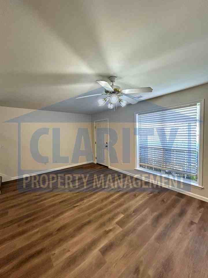 7812 Avalon Acres Ct - Photo 6 of 27