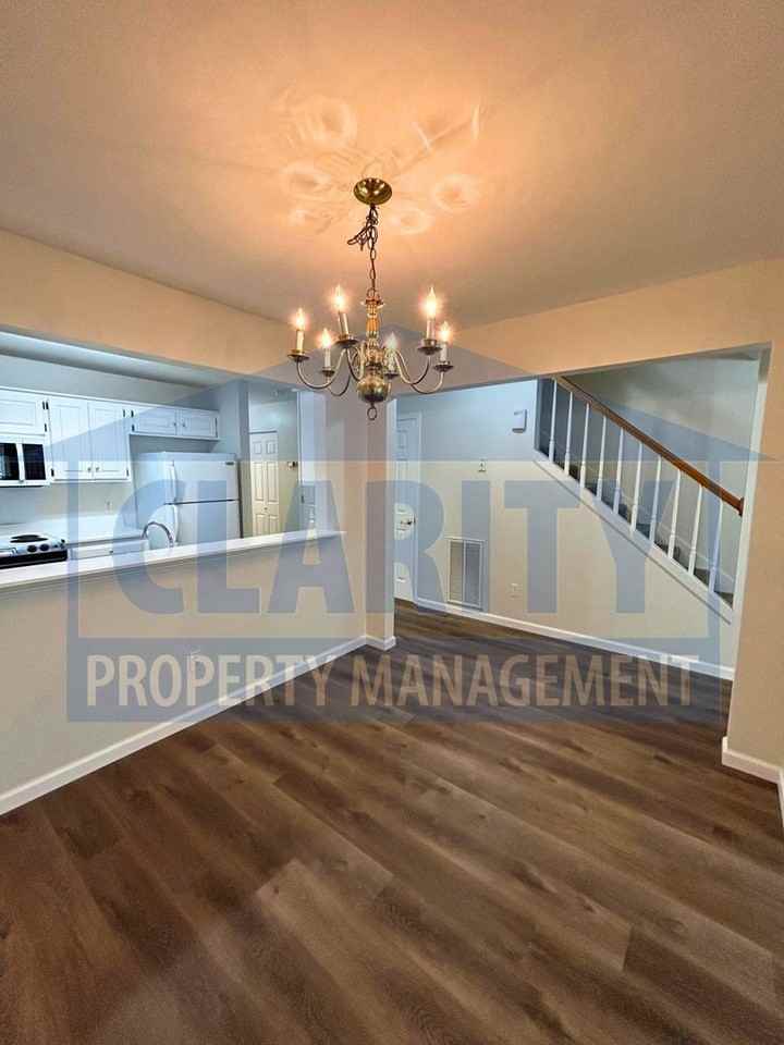 7812 Avalon Acres Ct - Photo 7 of 27