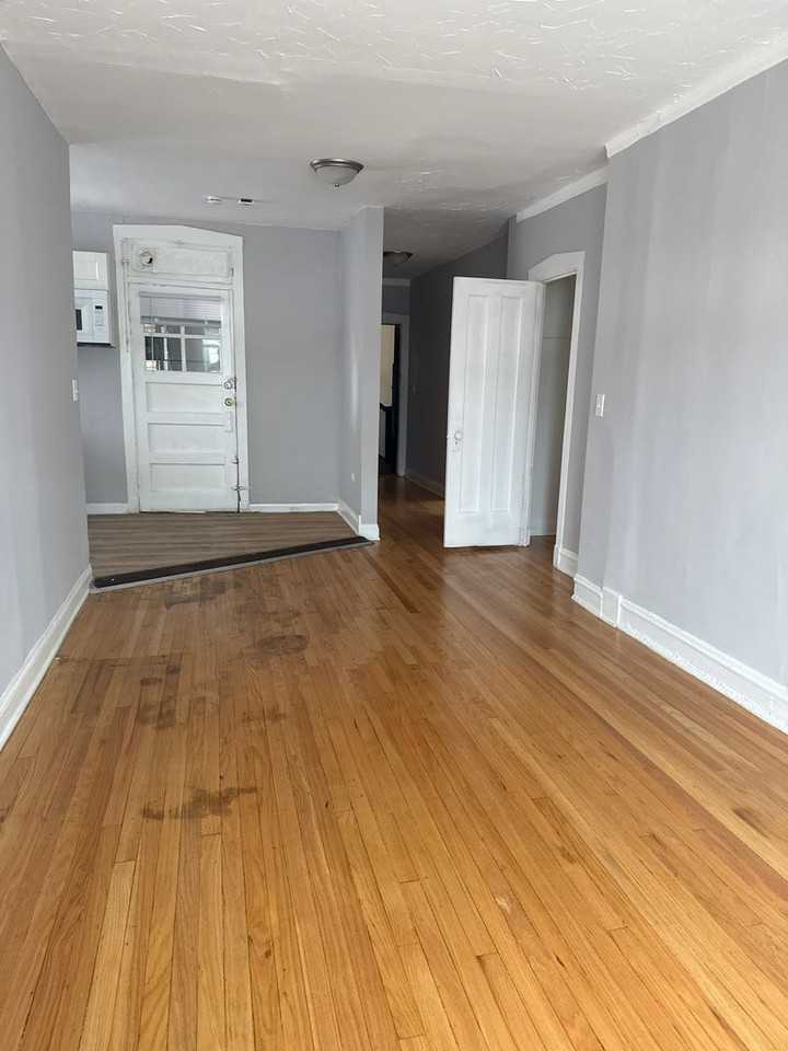 6627 6627 S. Greenwood Ave - 6627 - 3B #3B - Photo 6 of 10