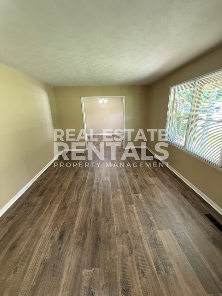 Southhawk Dr #1 - Photo 2 of 18