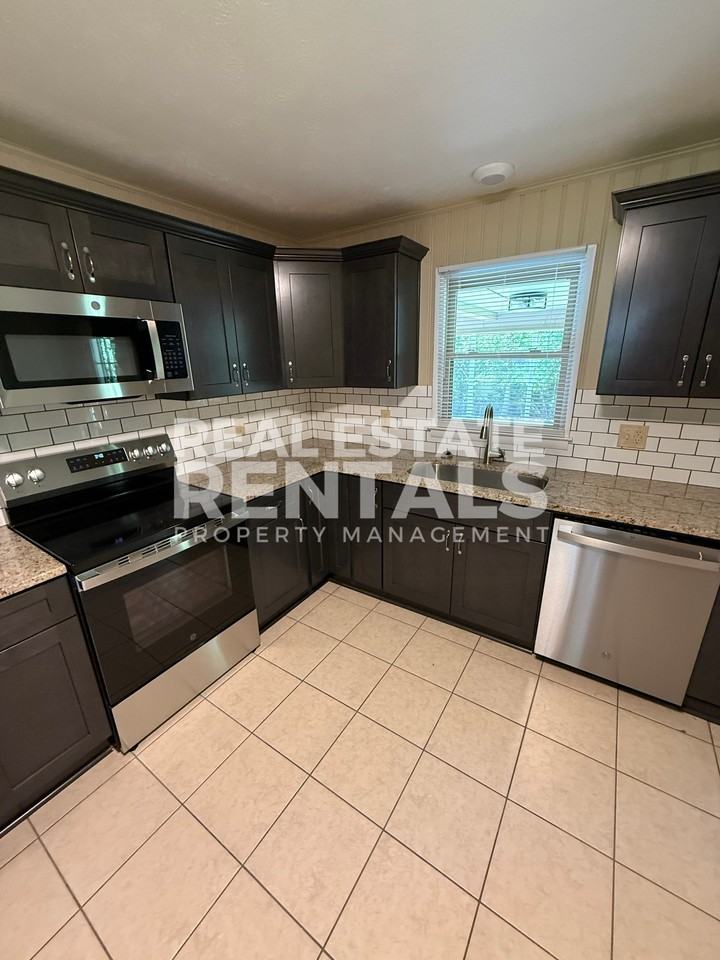 Southhawk Dr #1 - Photo 5 of 18