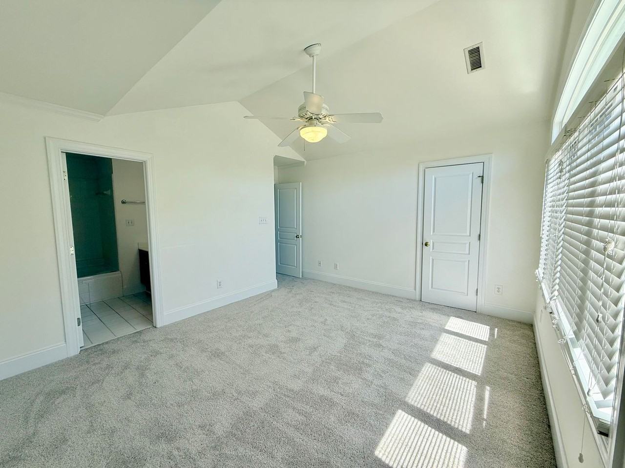 19327 Beaufain St - Photo 7 of 16