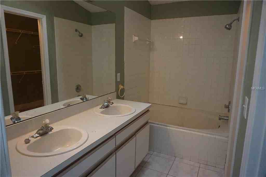 7139 Edgewater Shores Ct - Photo 3 of 13