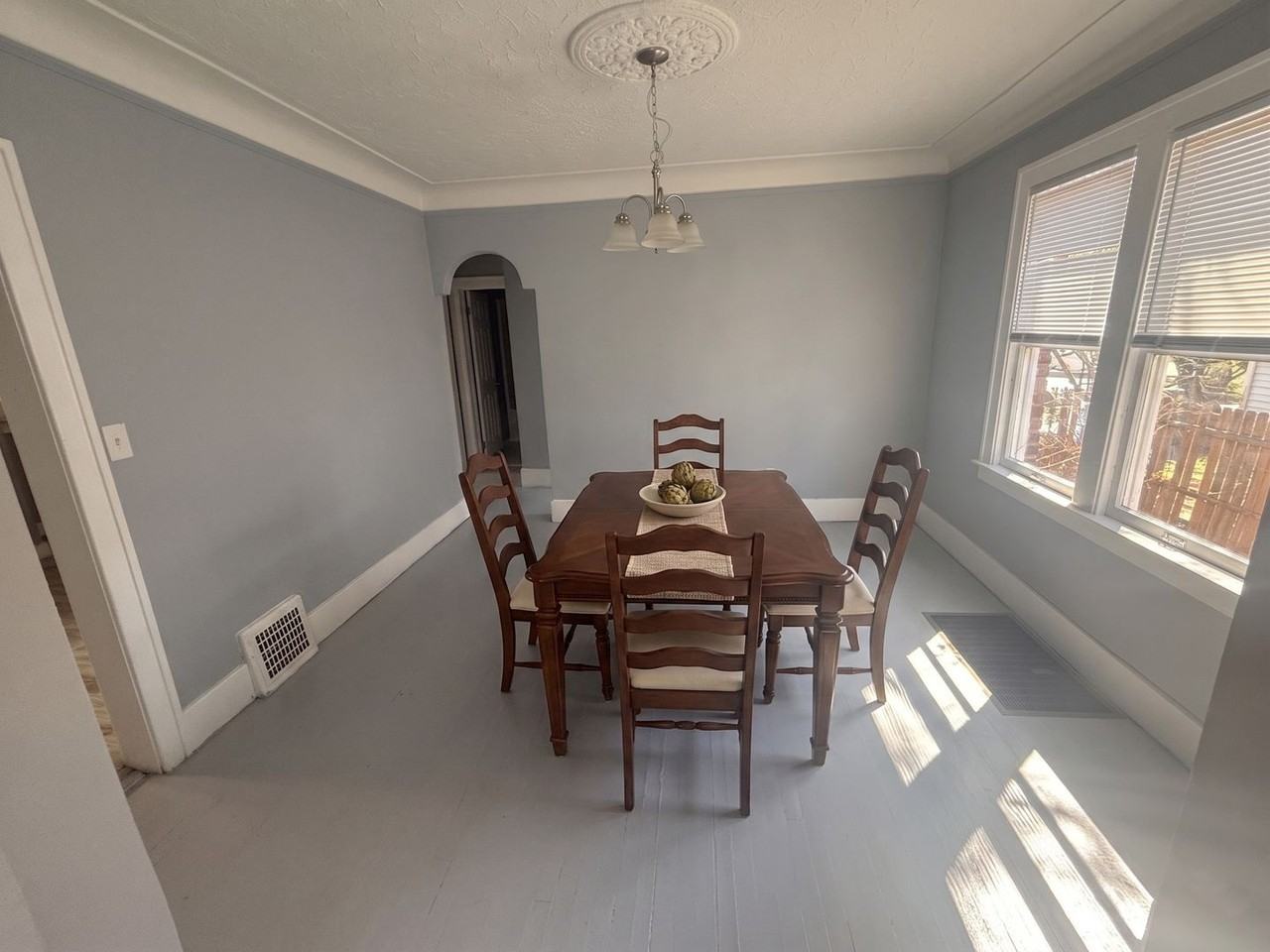 16204 Steel St - Photo 3 of 12