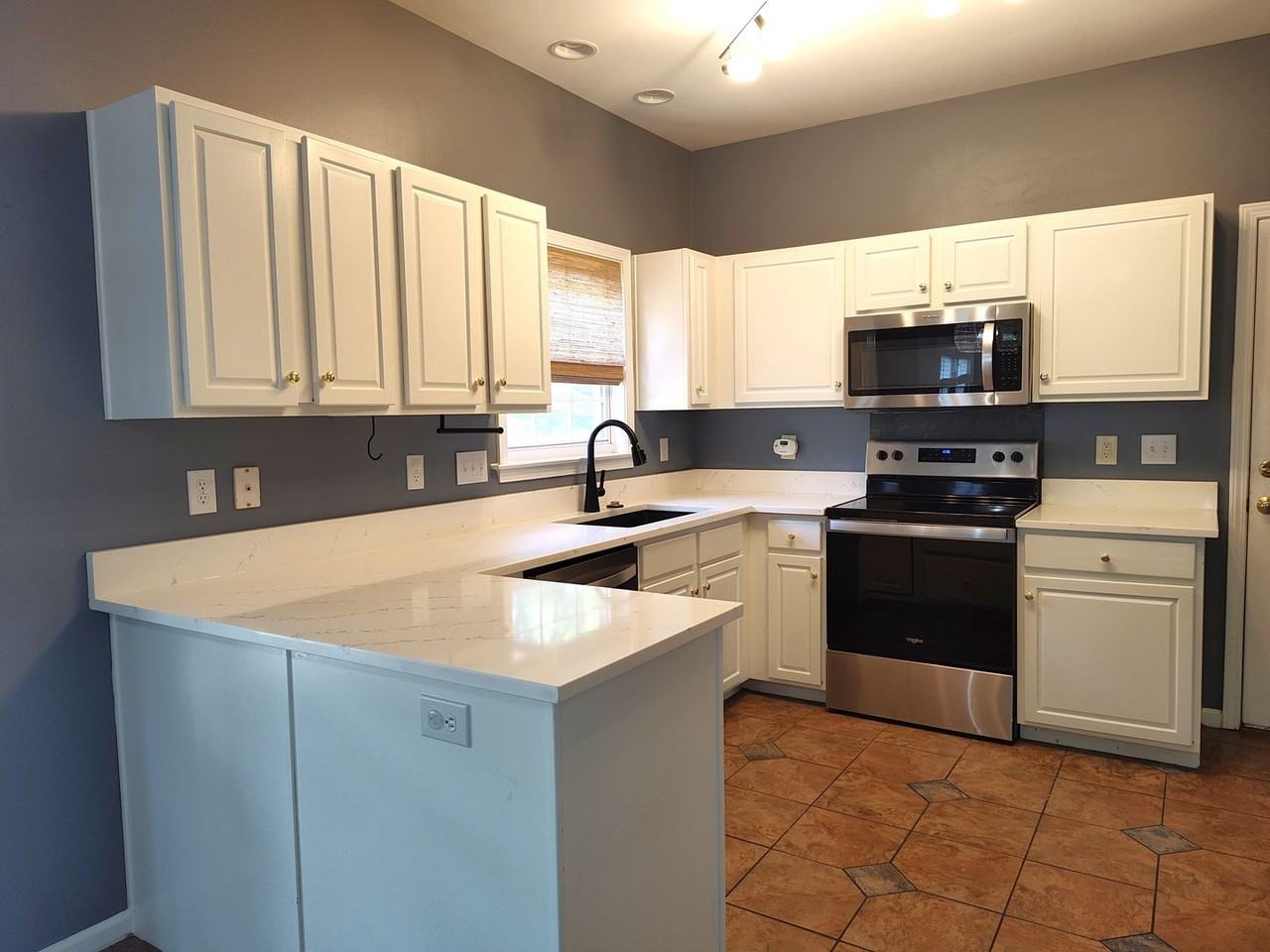 9405 Mitchell Glen Dr - Photo 4 of 30