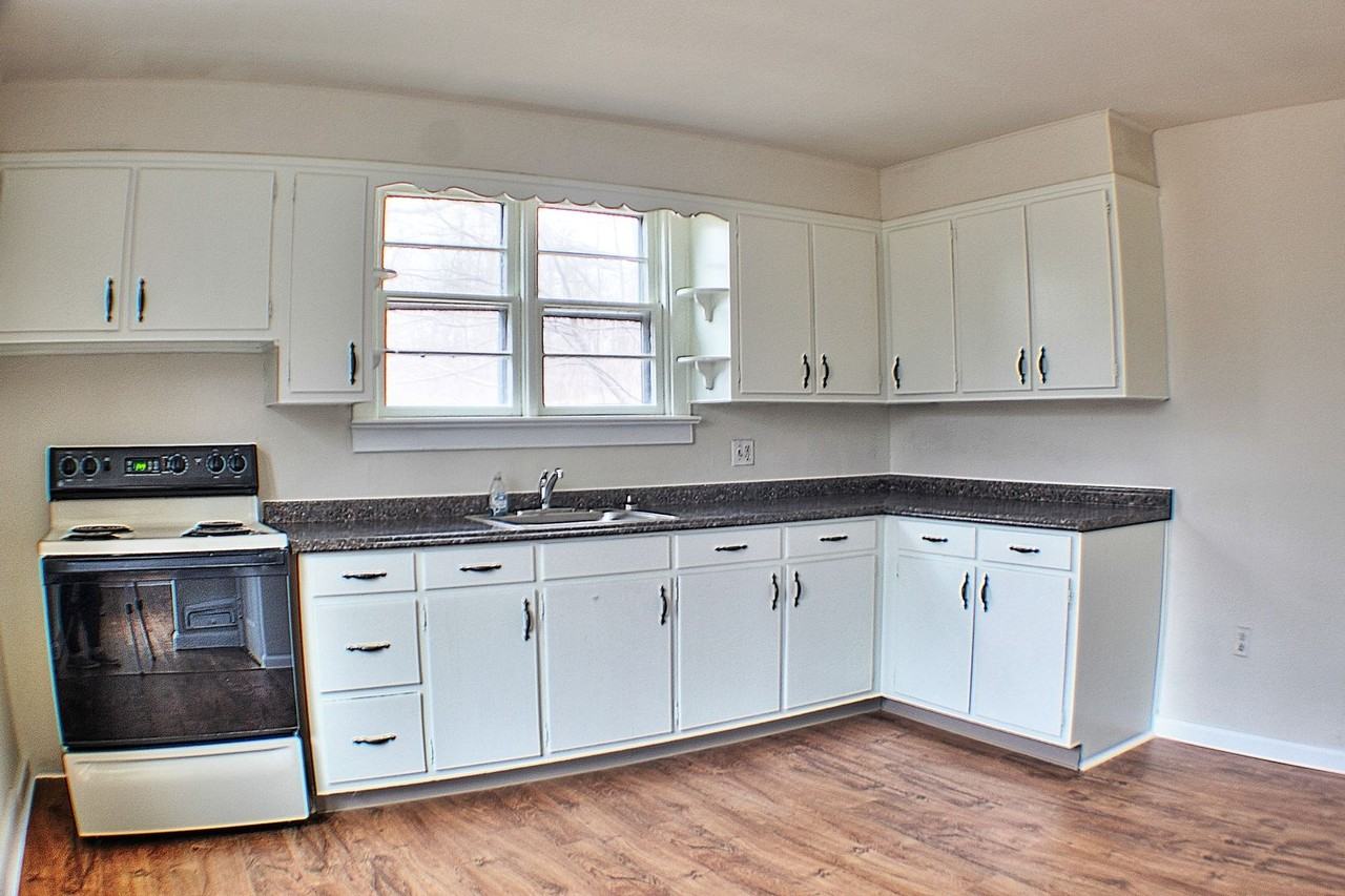 43 43 Beckers Grove Road - Photo 3 of 12