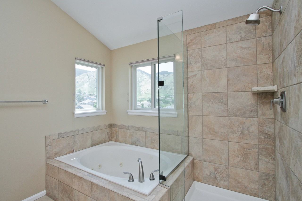 657 Somerset Dr - Photo 3 of 23