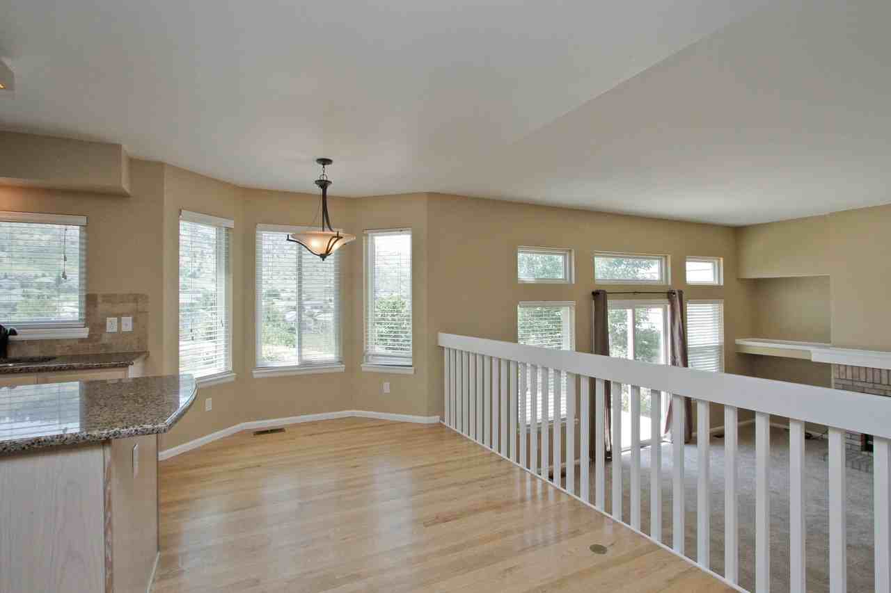 657 Somerset Dr - Photo 4 of 23