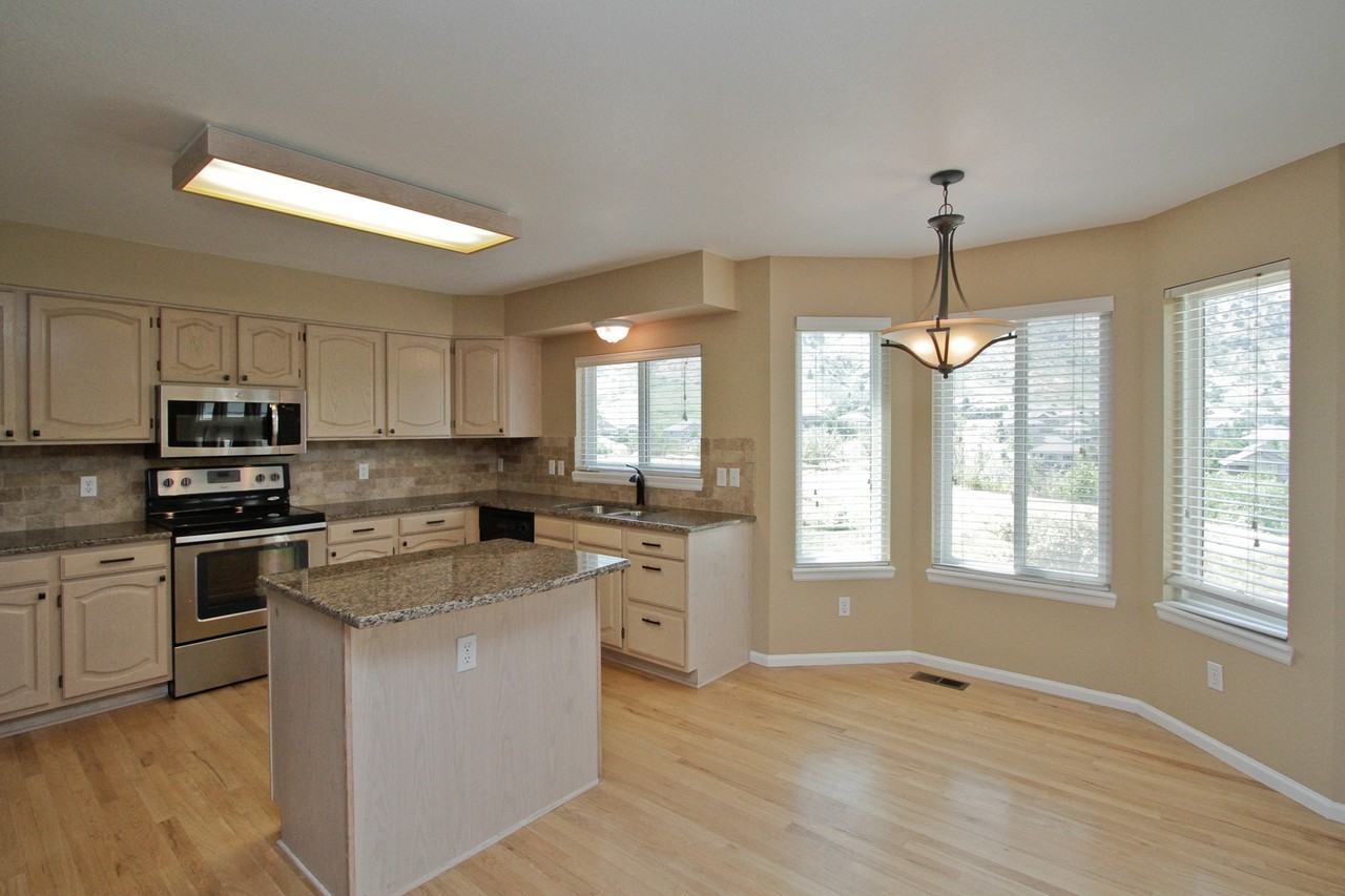 657 Somerset Dr - Photo 7 of 23