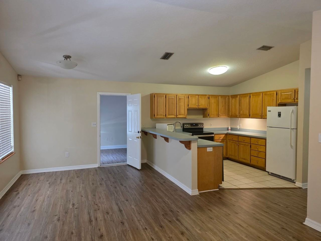 601 Sw Naha St - Photo 4 of 22