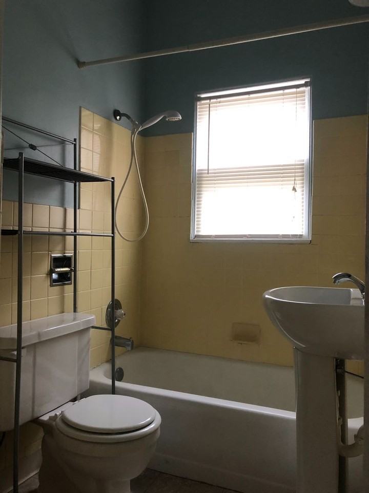 612 W Carpenter St - Photo 4 of 10