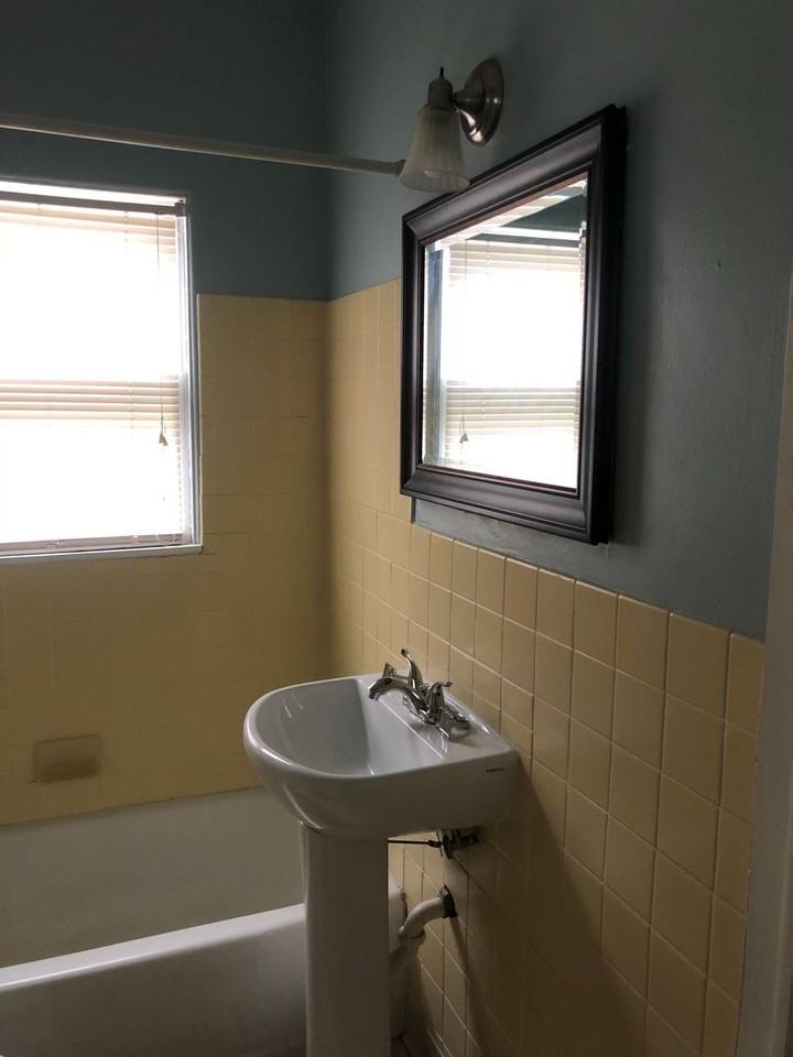 612 W Carpenter St - Photo 5 of 10