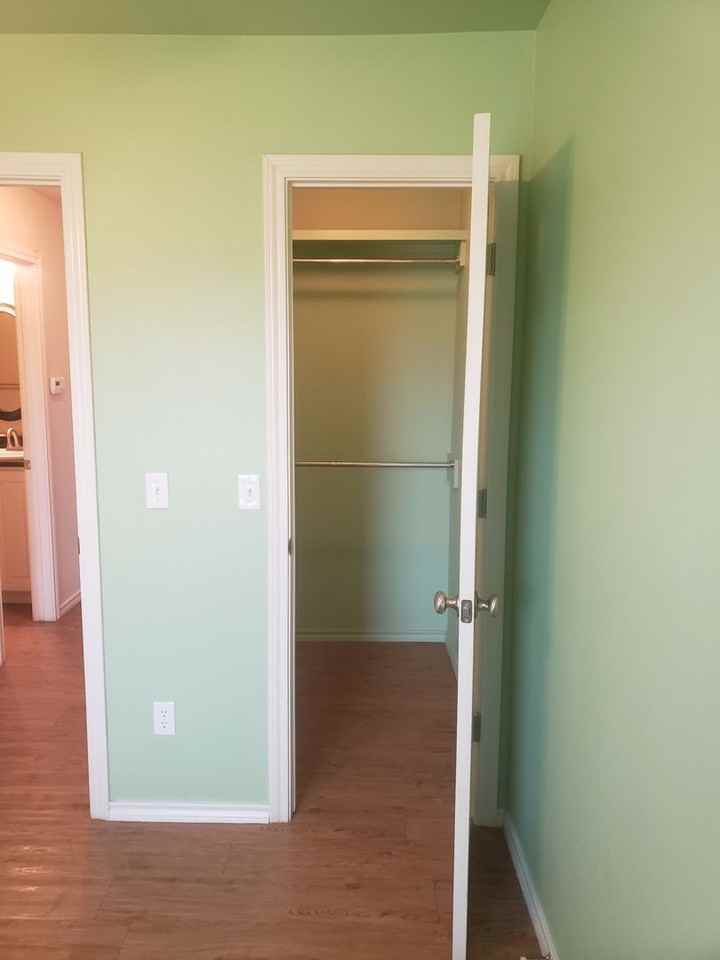 2102 Se 45th Ave - Photo 3 of 12