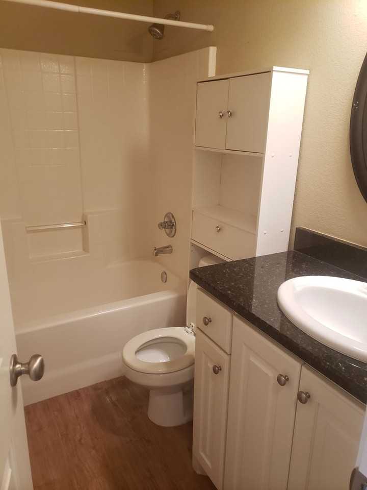 2102 Se 45th Ave - Photo 7 of 12