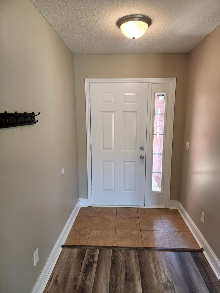 114 Miller St Ne - Photo 2 of 30